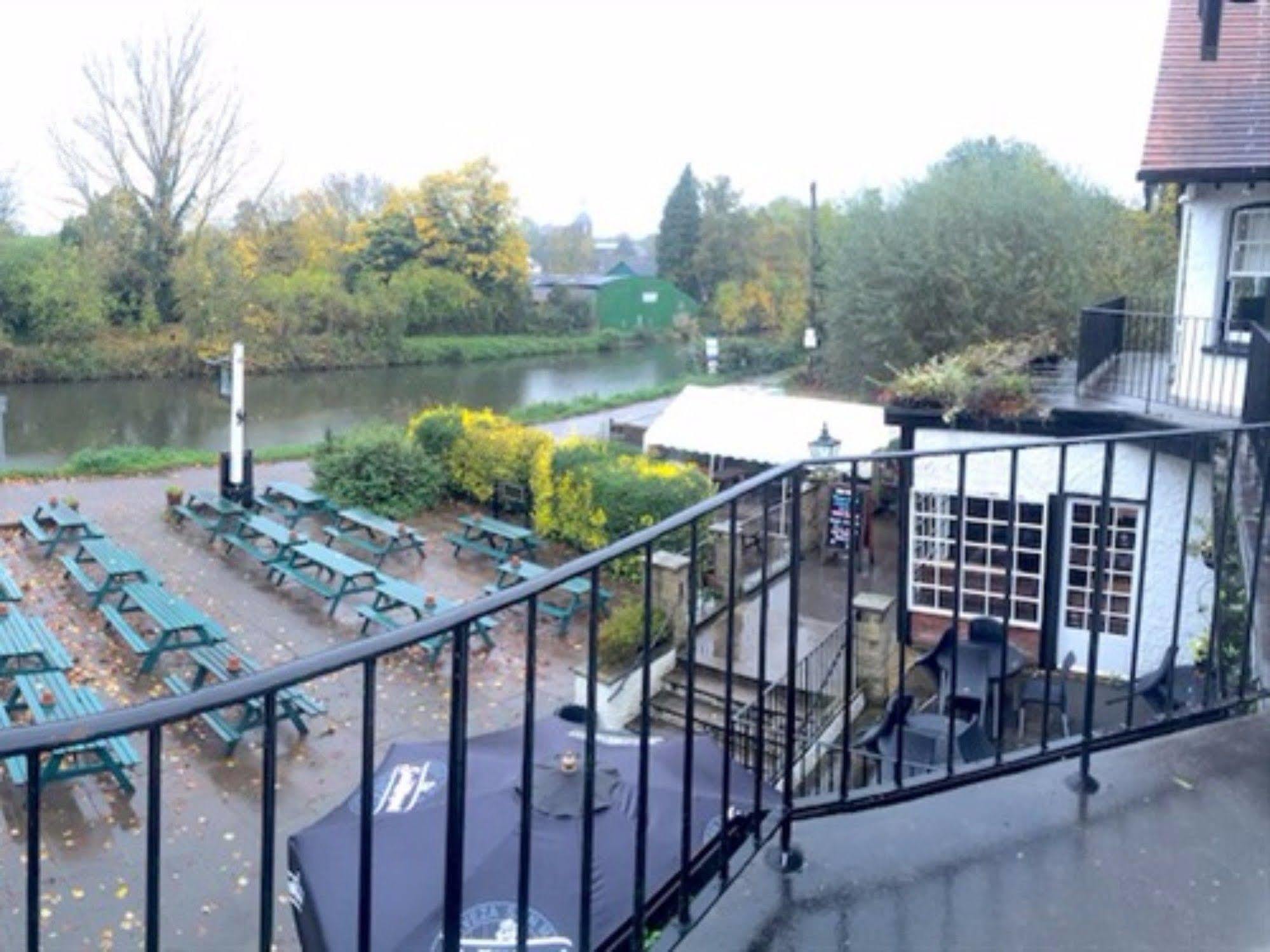 The Weir Hotel 泰晤士河畔沃尔顿 外观 照片