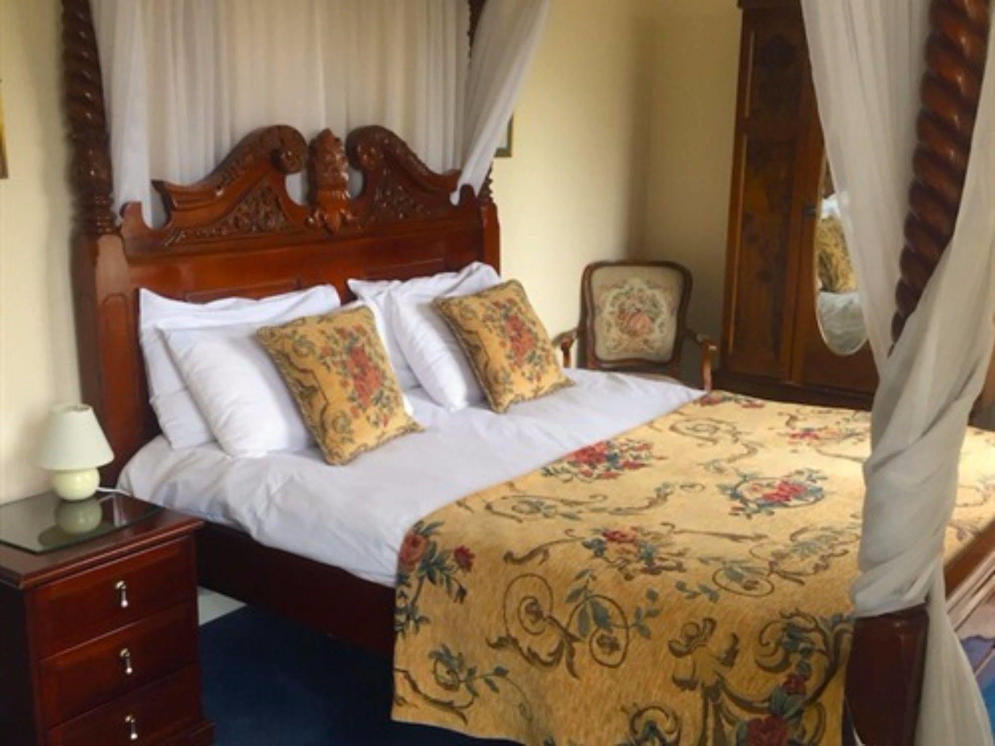 The Weir Hotel 泰晤士河畔沃尔顿 外观 照片